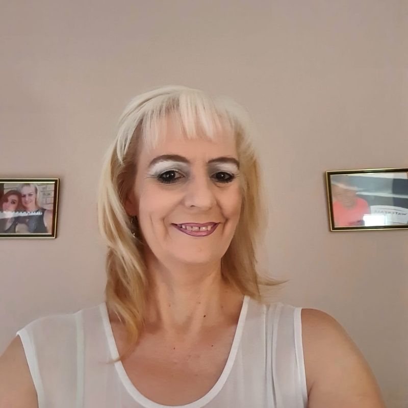 Suzi49